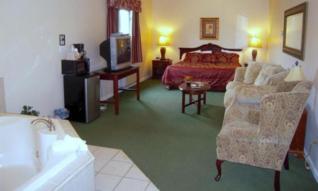 King Room with Spa Bath - Non-Smoking image 3