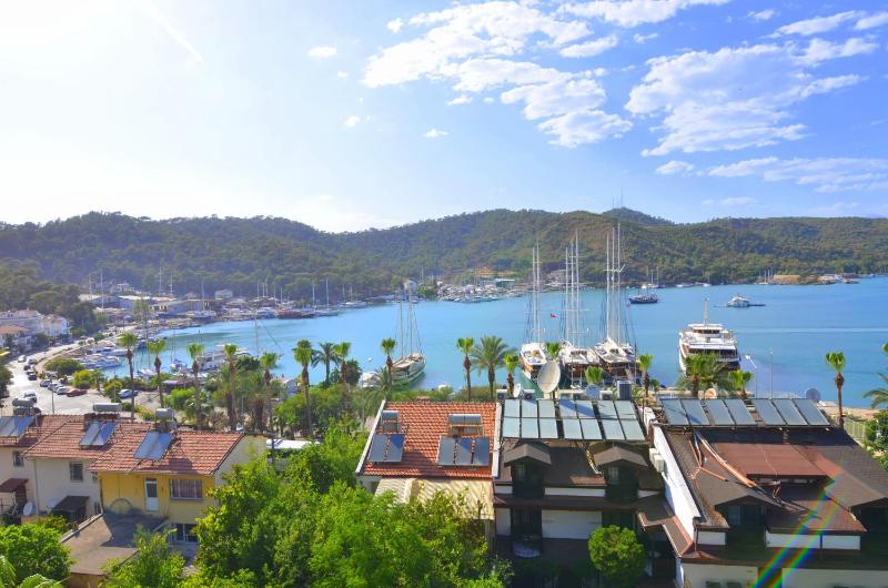 Royalis Boutique Suites - image 23