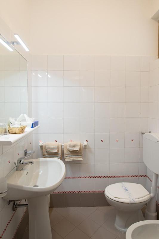 Quadruple Room image 3