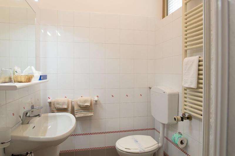 Quadruple Room image 2