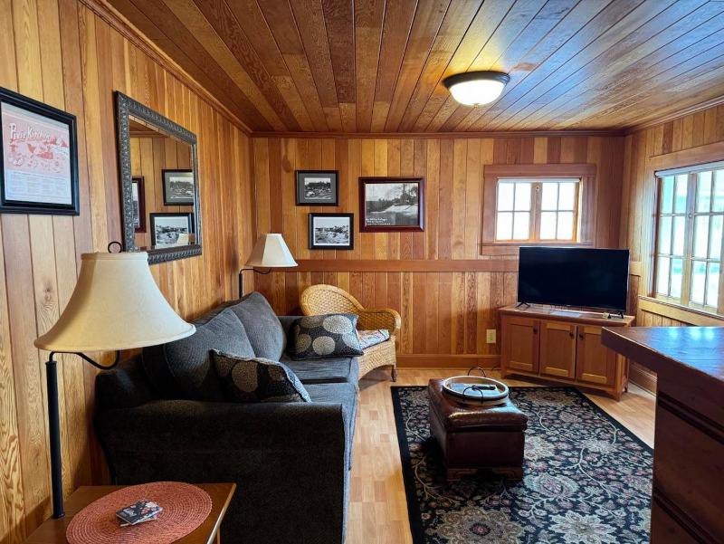 Whistling Winds Motel - image 37