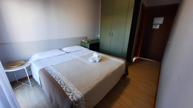 Single Room image 2
