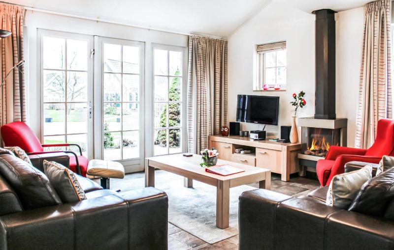 Three-Bedroom Holiday Home  image 1