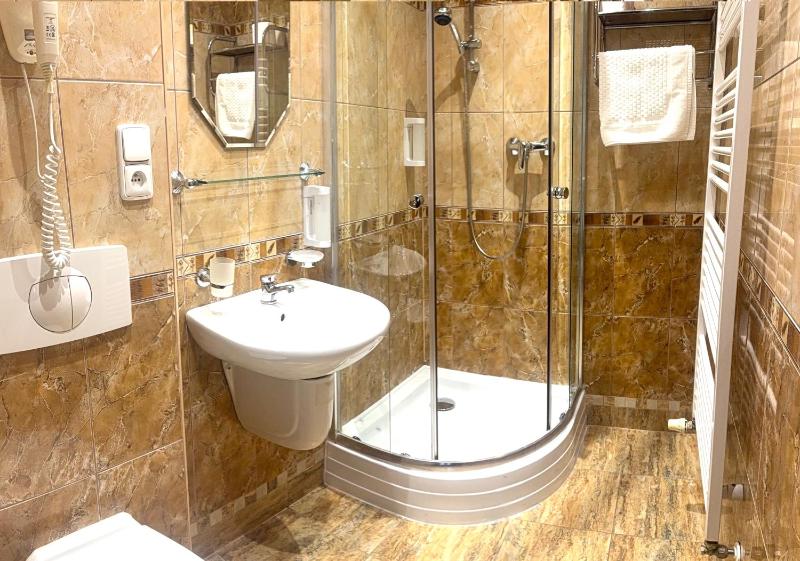 Deluxe Double Room image 2