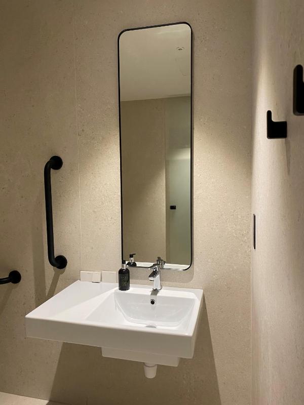 Twin Room - Disability Access image 2