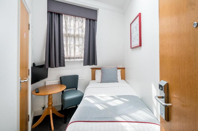 Standard Single Room image 1