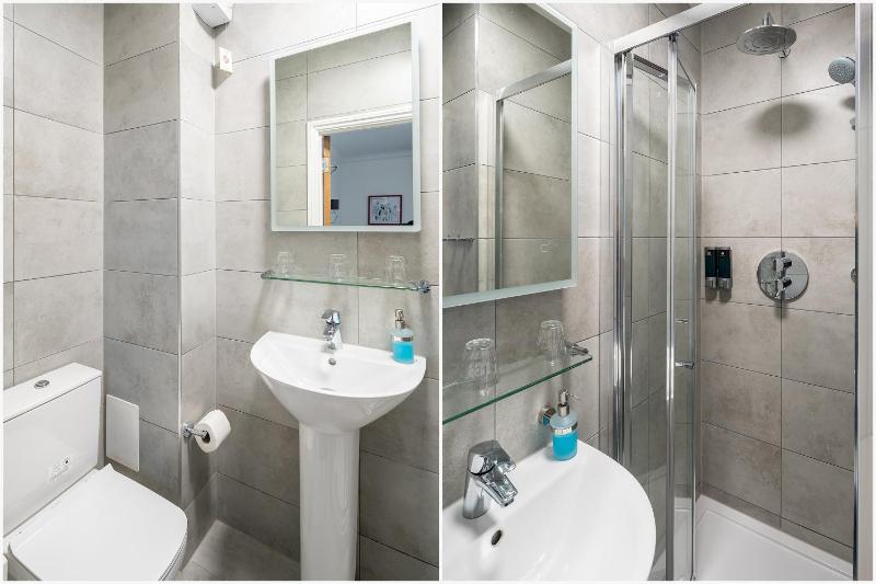 Deluxe Quadruple Room image 1