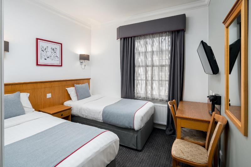 Standard Twin Room image 1