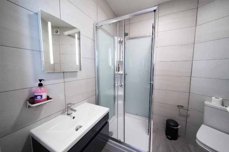 Standard Double Room image 2