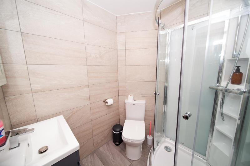 Standard Twin Room image 2