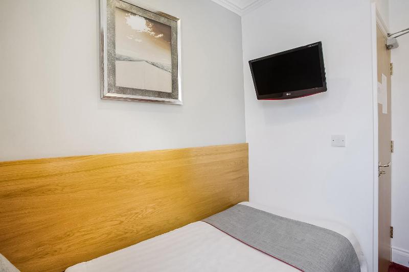 Standard Single Room image 3