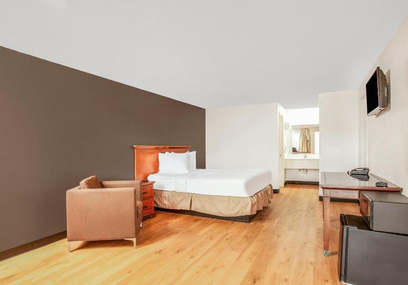 King Room image 4