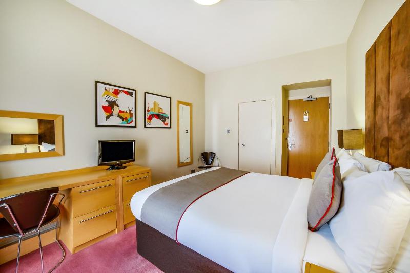Deluxe Double Room image 3