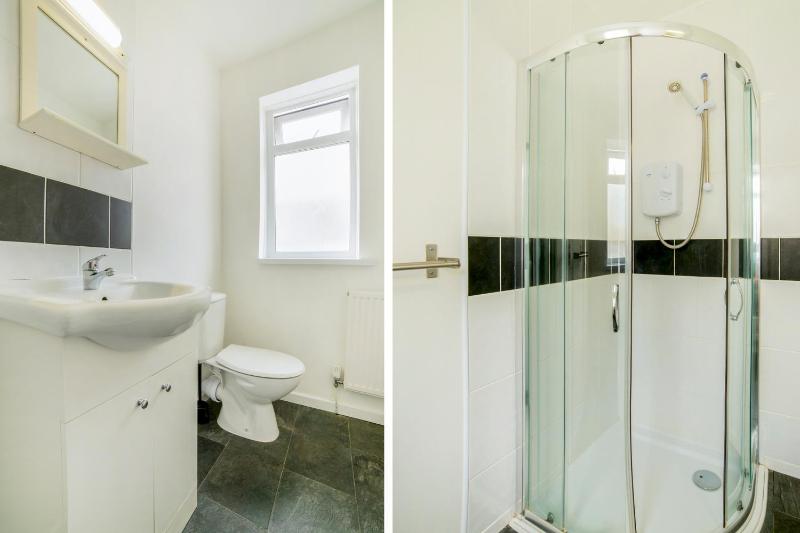 Standard Single Room image 3