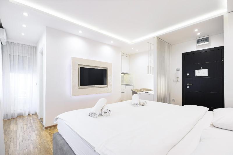 Studio Apartment image 1