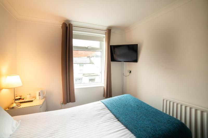 Standard Single Room image 3