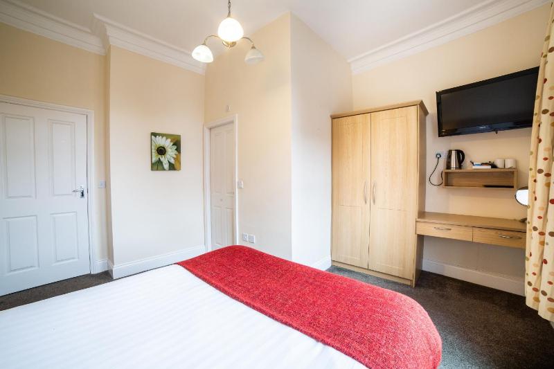 Standard Double Room image 3