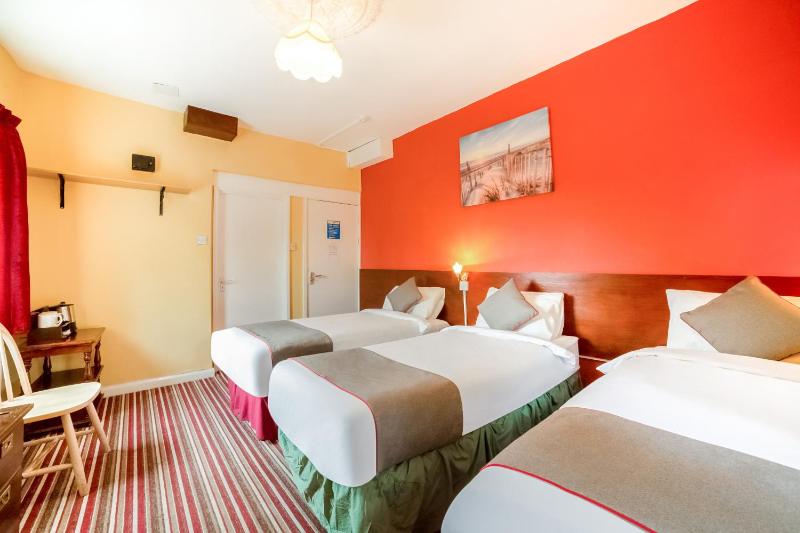 Standard Triple Room image 1