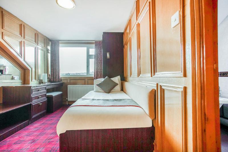 Standard Single Room image 3