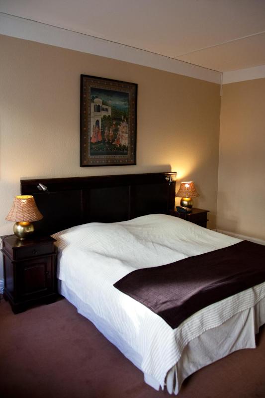 Double or Twin Room image 4