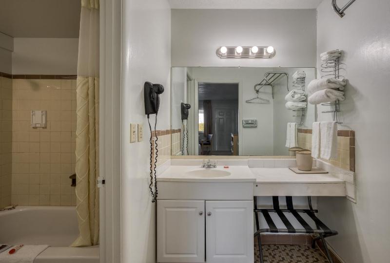King Room - Disability Access image 3