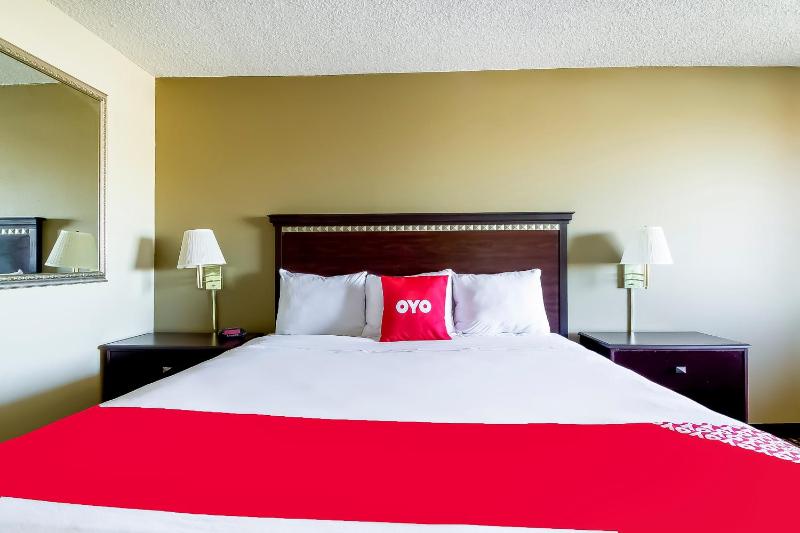King Bed Smoking image 3