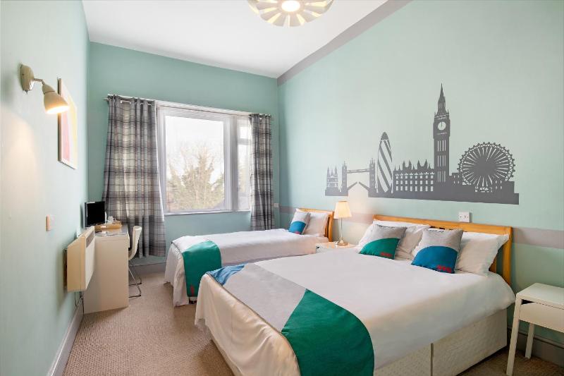 Standard Triple Room image 1