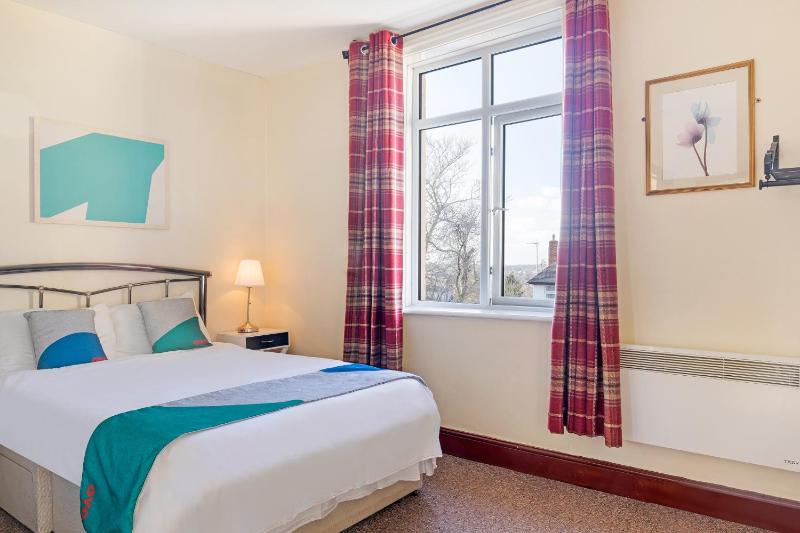 Standard Double Room image 3