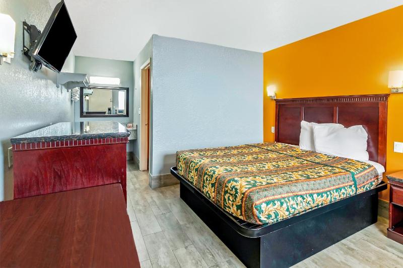Premium Queen Bed image 1
