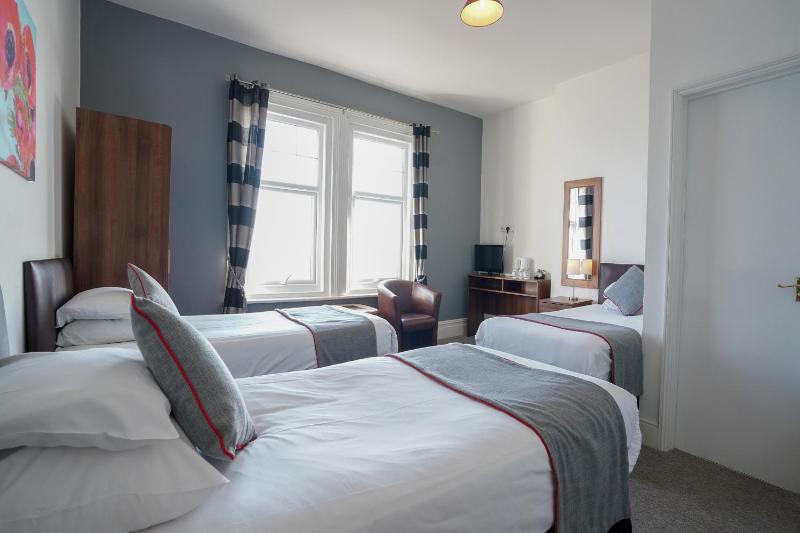 Standard Family Room image 3