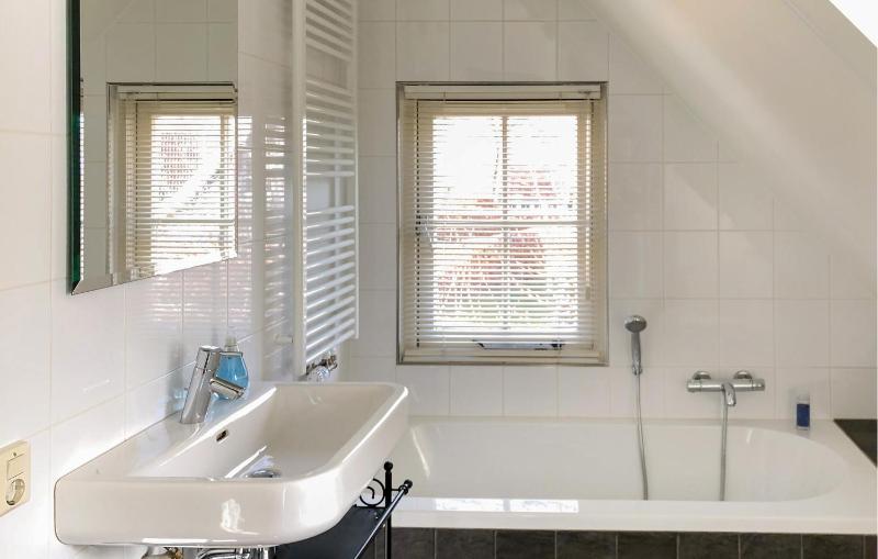 Three-Bedroom Holiday Home  image 3