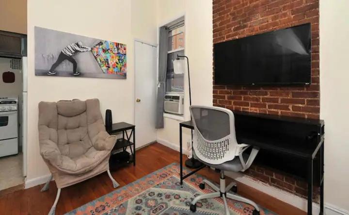 Amazing Upper East Side Studio! Epic Location! June To Aug 90 Days Stay Required - image 9