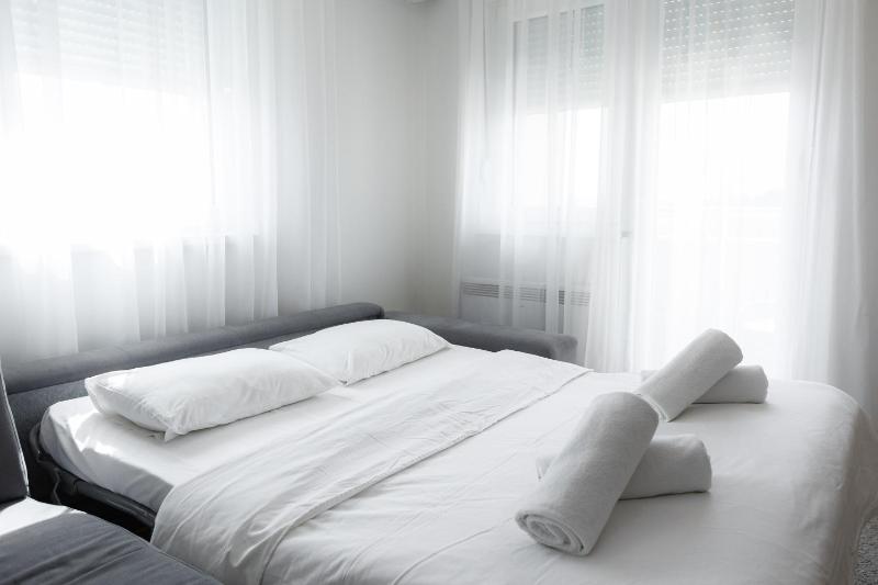 One-Bedroom Apartment image 4