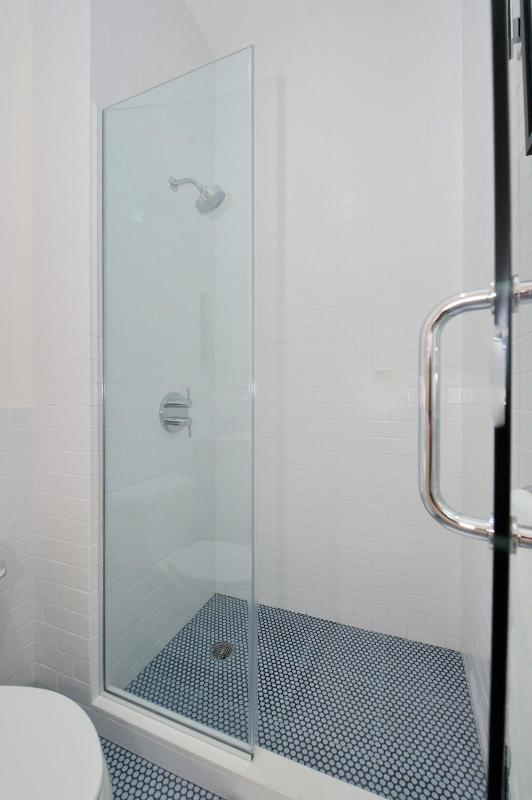 Spacious 2BR 2BA with Rooftop Walk to Times Square June To Aug 90 Days Stay Required - image 13