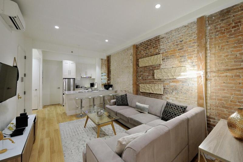 Spacious 2BR 2BA with Rooftop Walk to Times Square June To Aug 90 Days Stay Required - image 5