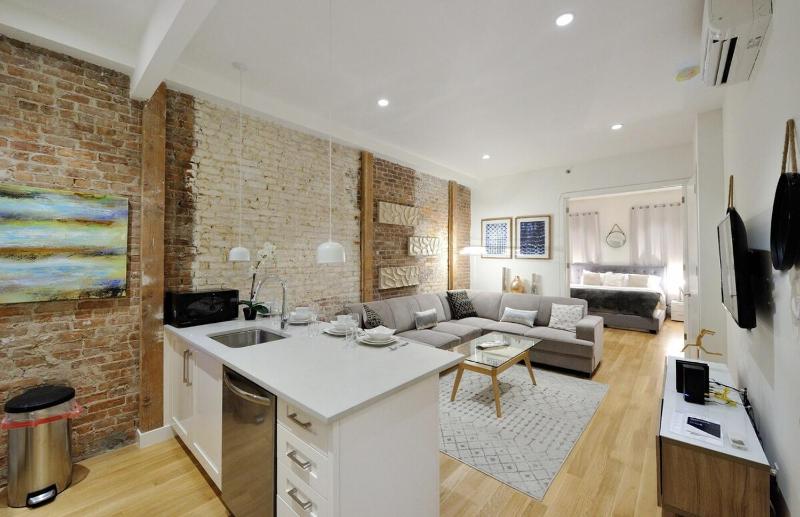 Spacious 2BR 2BA with Rooftop Walk to Times Square June To Aug 90 Days Stay Required - image 4
