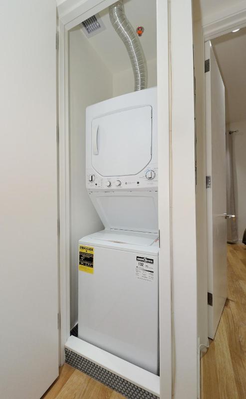 Spacious 2BR 2BA with Rooftop Walk to Times Square June To Aug 90 Days Stay Required - image 11