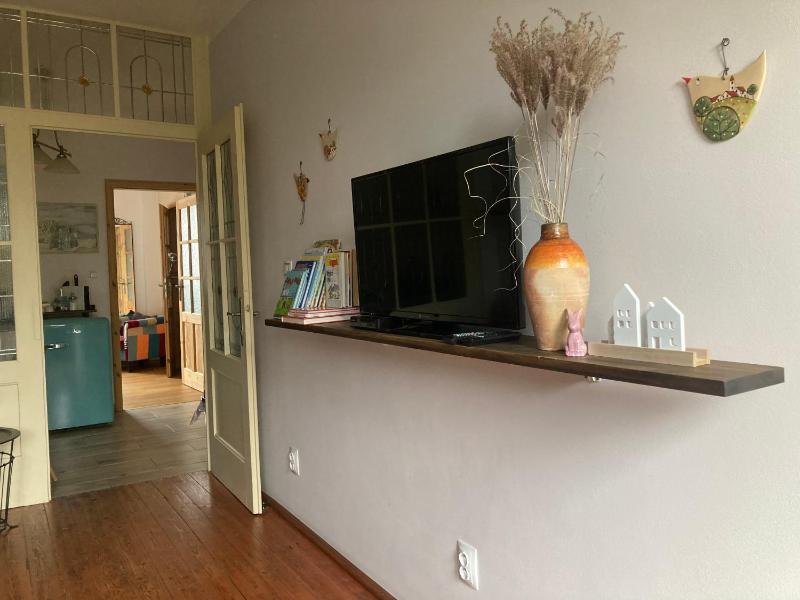 One-Bedroom Apartment image 3
