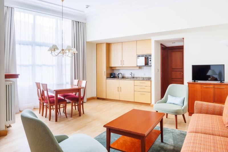 One-Bedroom Apartment image 4