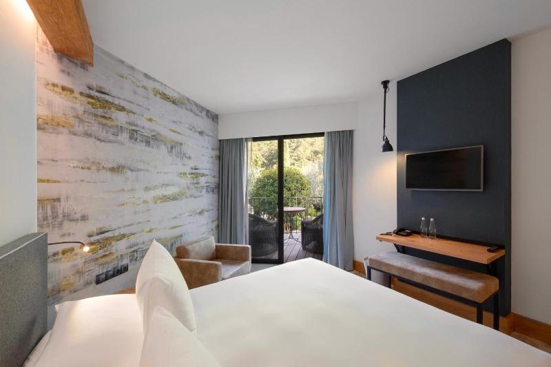 Standard Double Room image 1