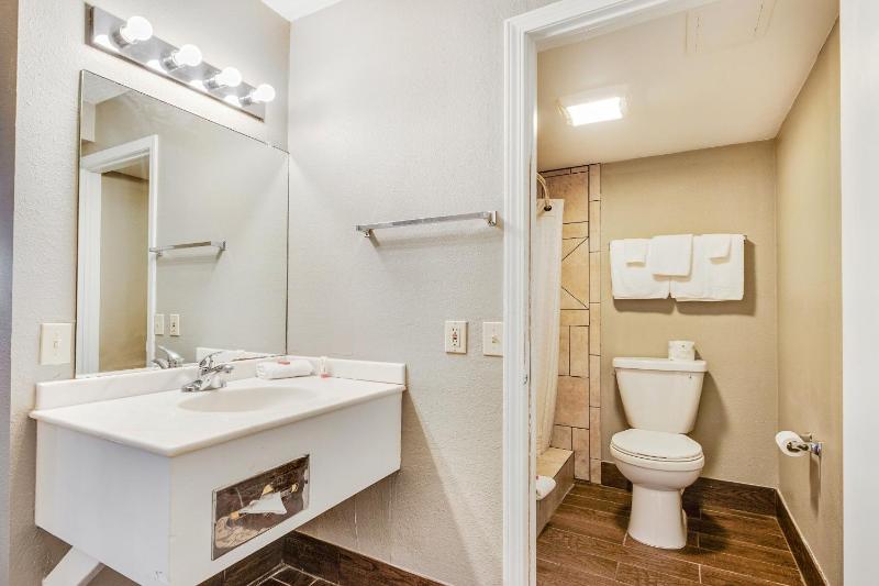 King Room image 2