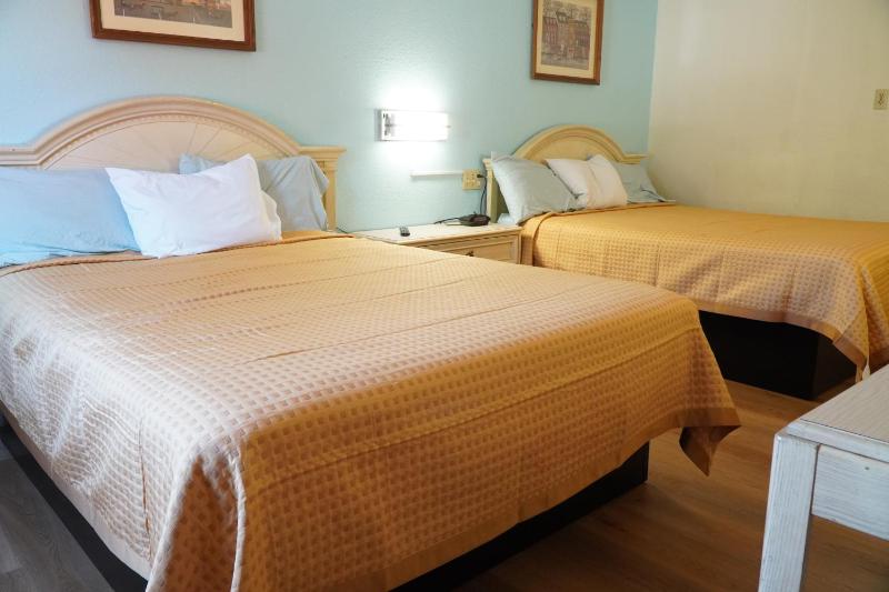 Double Room image 2