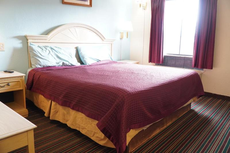 King Room image 3