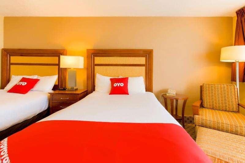 Double Room with Two Double Beds Smoking image 4