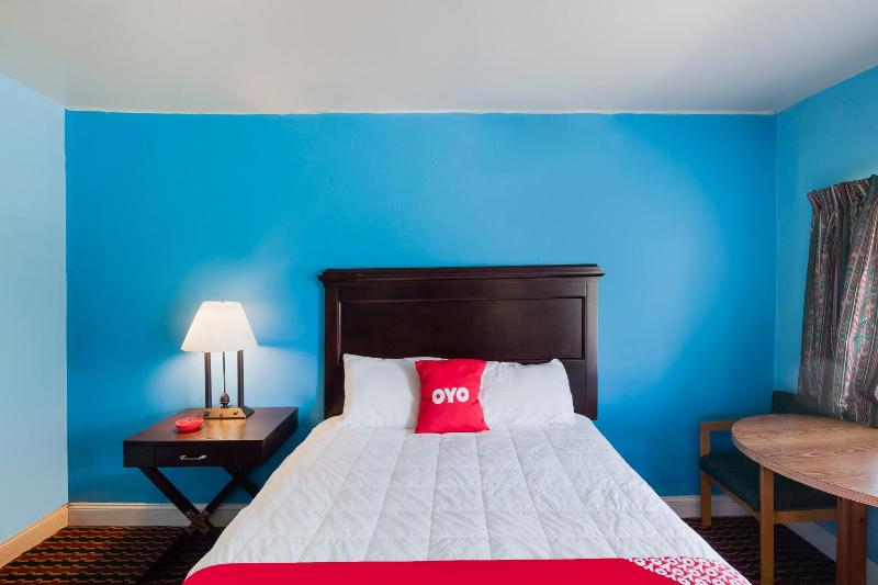 Queen Room image 4