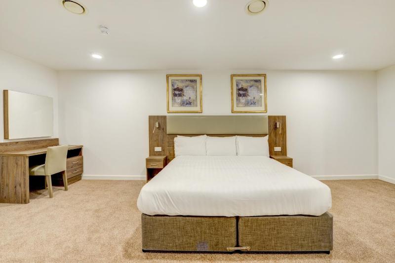 Superior Double Room image 4