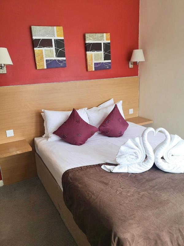 Standard Single Room image 3