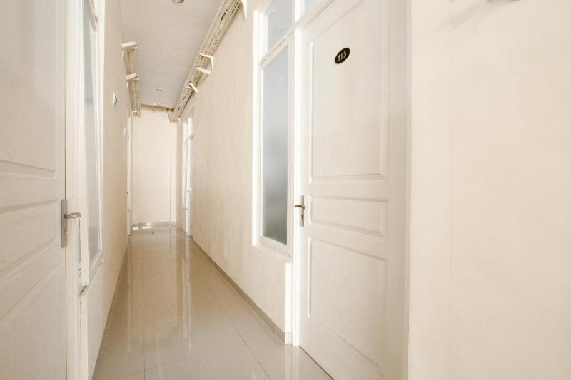 OYO Life 3531 Wisma Eka - image 8