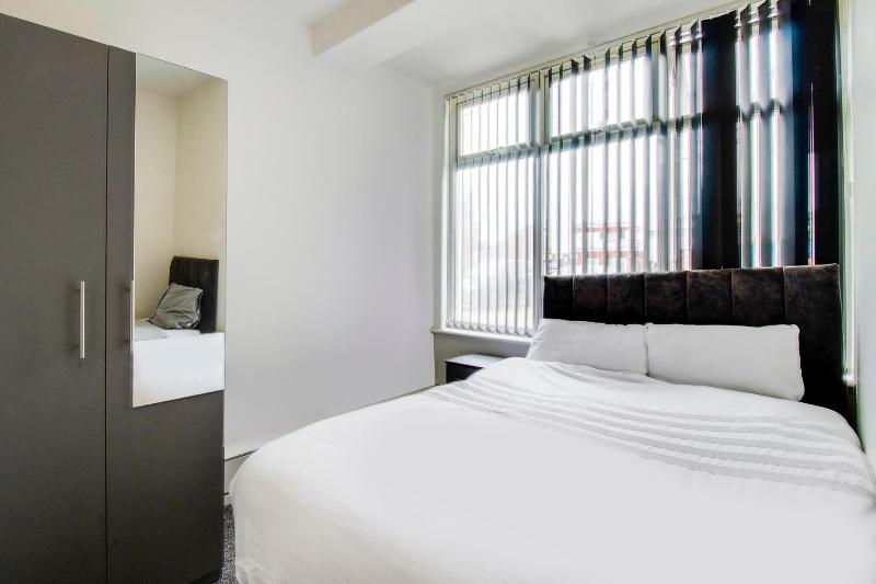 Standard Twin Room image 1