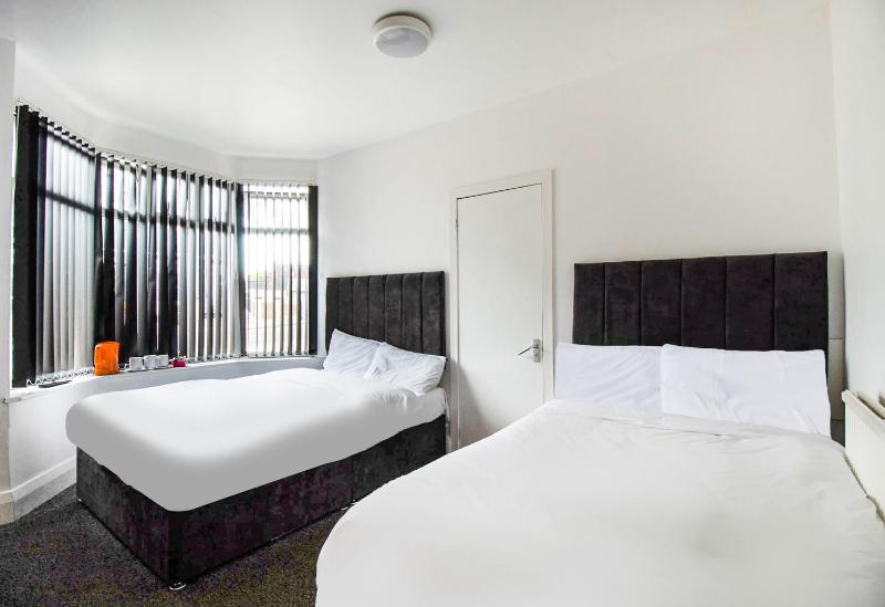 Standard Triple Room image 1